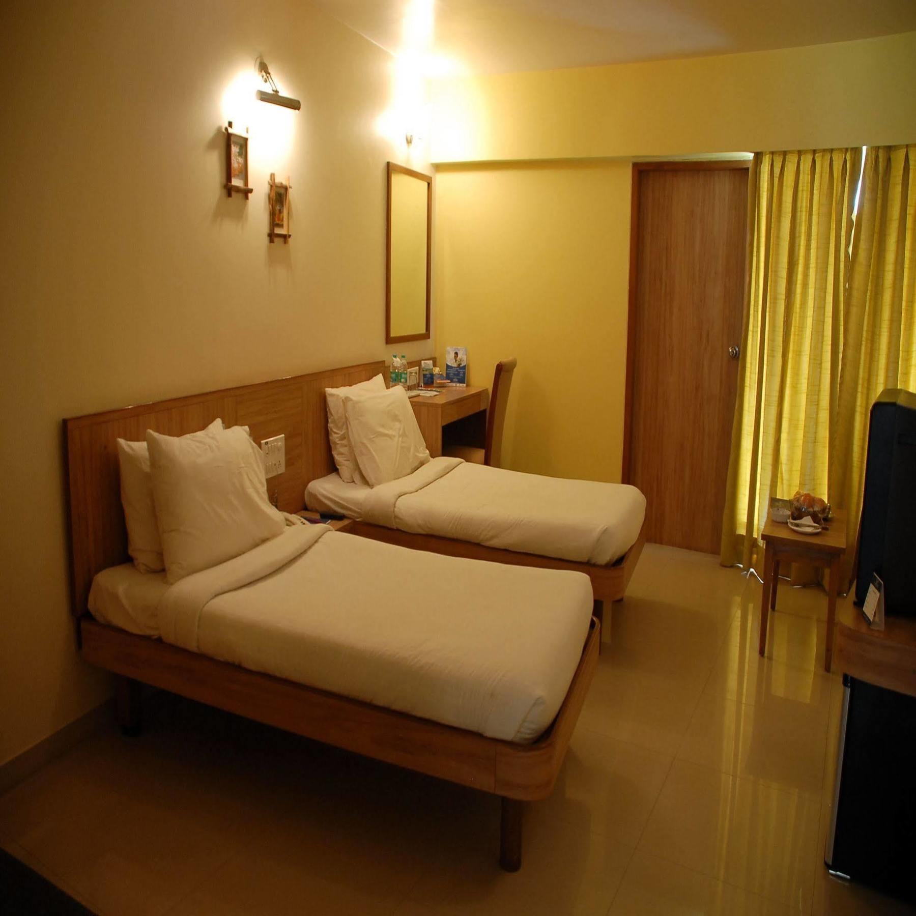 Sahil Sarovar Portico Lonavala Extérieur photo
