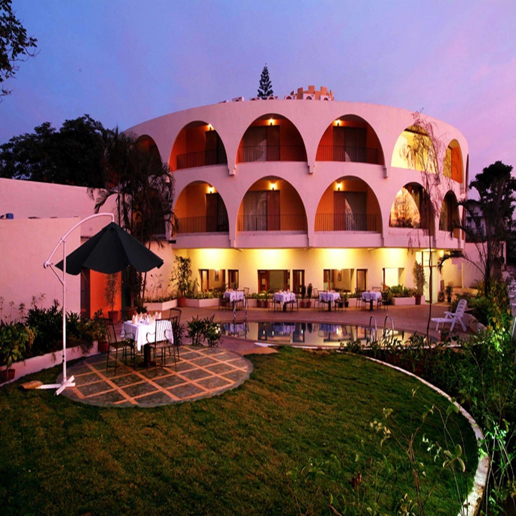 Sahil Sarovar Portico Lonavala Extérieur photo